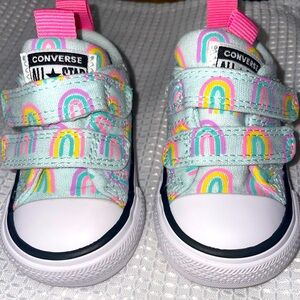 Chuck Taylor All Star Rave Easy-On Rainbows baby girl Velcro shoes size 2